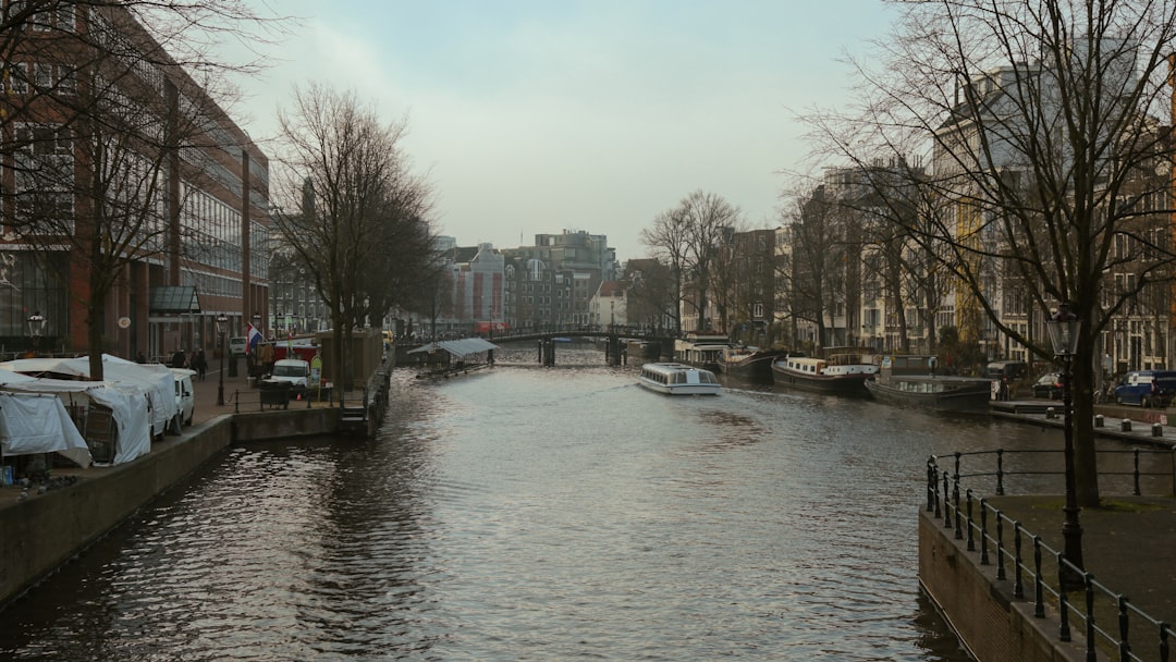 Video: Amsterdam’s canals – A Video Guide