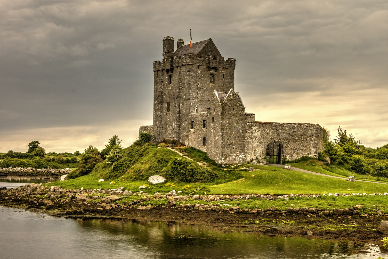 Irish Castles & Their Hidden Histories: A Traveler’s Guide