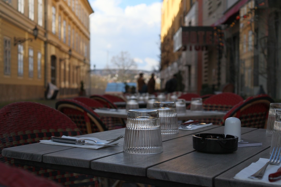 Why Europeans Don’t Use Ice in Their Drinks